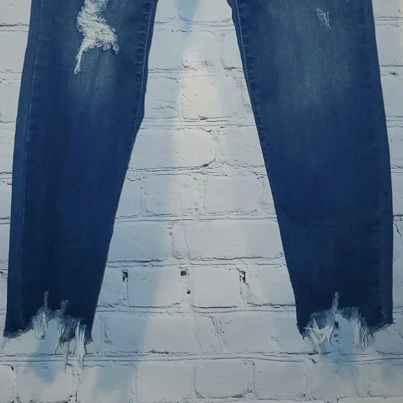 Judy Blue Slim Fit Distressed Medium Wash Size 25 - Picture 2 of 12